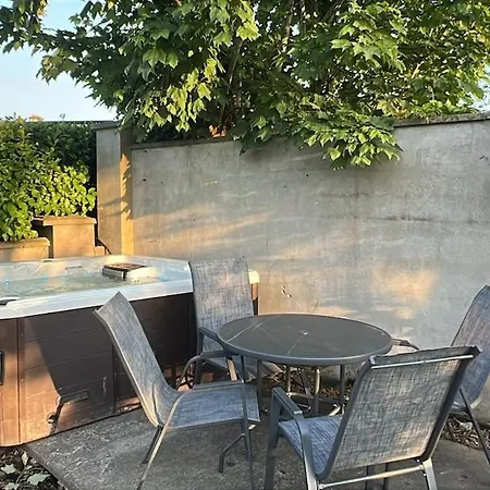Σπίτι διακοπών Entire With Hot Tub *